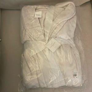NWT Pottery Barn Heathered Robe Small Ivory